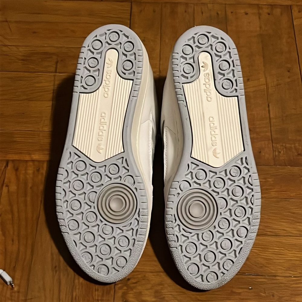 Adidas - Picture 6 of 8